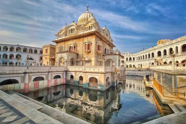 sikh-temple-punjab-pakistan-gurdwara-planeventor